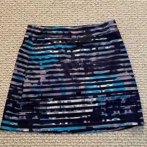 Callaway Golf Skort; size S; navy, turquoise, grey and white striped pattern